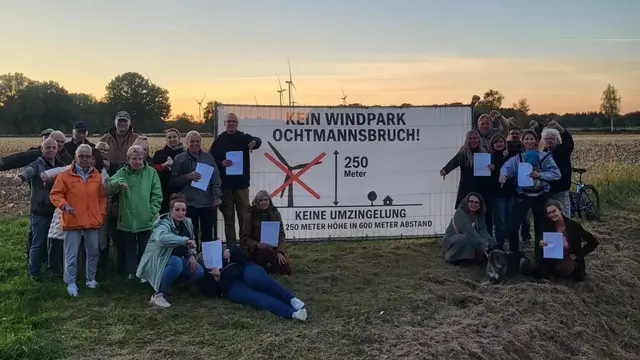Bürgerinnen und Bürger aus Ochtmannsbruch engagieren sich in einer Bürgerinitiative gegen die zwei im Dorf geplanten Windenergieanlagen | Foto: Filip