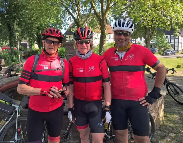 Jens Lorenz Dethlefs (v. li.), Volker Luga und Vedat Goek | Foto: Ollanner Radteam