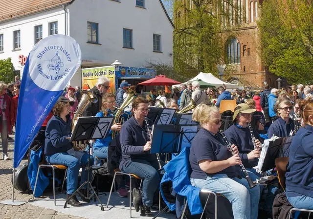 Ein gelungenes Open-Air-Konzert. Hier das Stadtorchester Winsen in unserer Partnerstadt Pritzwalk | Foto: Stadtorchester Winsen