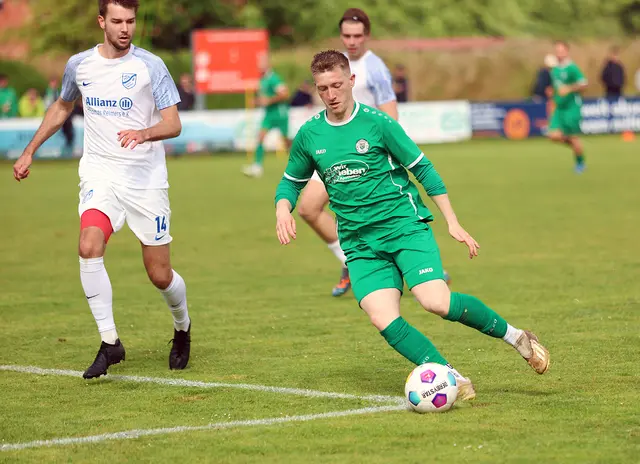 Daniel Macknow traf zweimal für die Eintracht Elbmarsch | Foto: cc