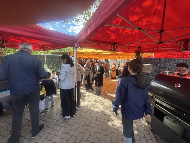 Nebenan: Das Sommerfest der muslimischen Gemeinde, ebenfalls sehr gut besucht | Foto: sts