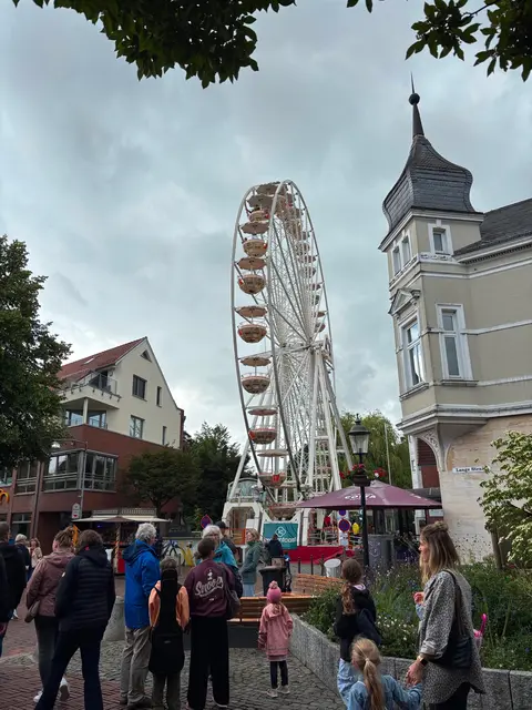 Das Riesenrad ist ein festes Highlight beim Buxtehuder Altstadtfest