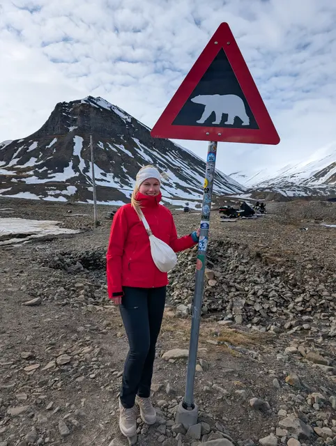 Immer auf der Hut: GAK-Lehrerin Lisa Barchfeld (28) auf Spitzbergen.