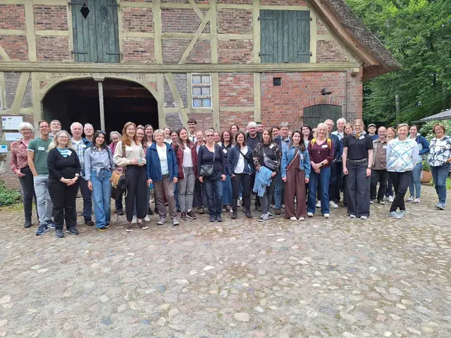 Mehr als 40 LEADER-Fachleute informierten sich über Projekte der Region ACHTERN-ELBE-DIEK | Foto: Carsten Weede