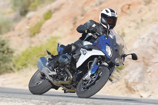 Sicheres Fahren und eine gute Versicherung sind sehr wichtig für Motorradfahrer | Foto: BMW AG