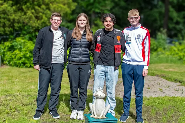 Pistolenteam von links: Felix Veichtlbauer, Merle Schröder, Younes Focke, Theo Borchers-Rohde