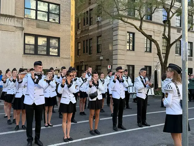 Mitten in Manhattan: Der Spielmannszug Elstorf marschiert durch die Straßen New Yorks – 28 Spielleute sorgten für Gänsehaut auf der Fifth Avenue | Foto: SV Elstorf