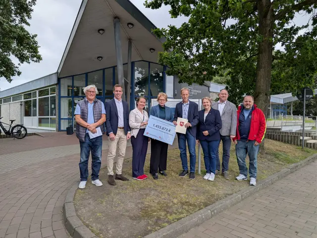 Übergabe des Schecks  | Foto: privat