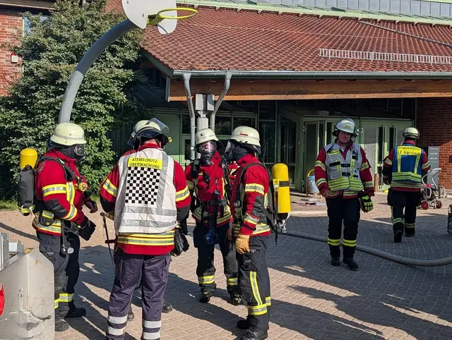 Einsatz unter Atemschutzgerät an der Schule in Hanstedt | Foto: SG Hanstedt