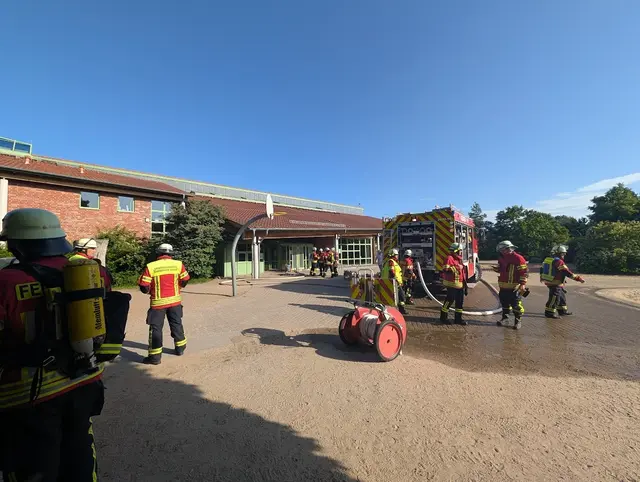 Löscheinsatz der Ortsfeuerwehren Hanstedt, Ollsen und Asendorf, der Feuerwehren der Samtgemeinde Hanstedt | Foto: SG Hanstedt