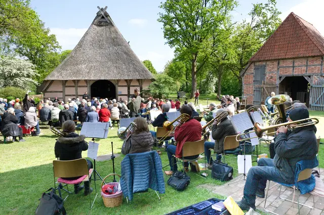 Blasmusik unter freiem Himmel | Foto: Ulrich Wagner