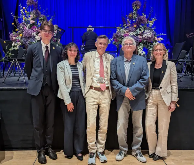 Timon Stargardt (v.li.), Christina Peters, Jan-Hendrik Röhse, Udo Bade, Heike Riemann | Foto: Stadt Buchholz