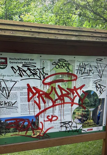 Unbekannte haben in der Nacht Schäden verursacht. Die Gemeinde hofft nun auf Hinweise aus der Bevölkerung. | Foto: Heiner Höper