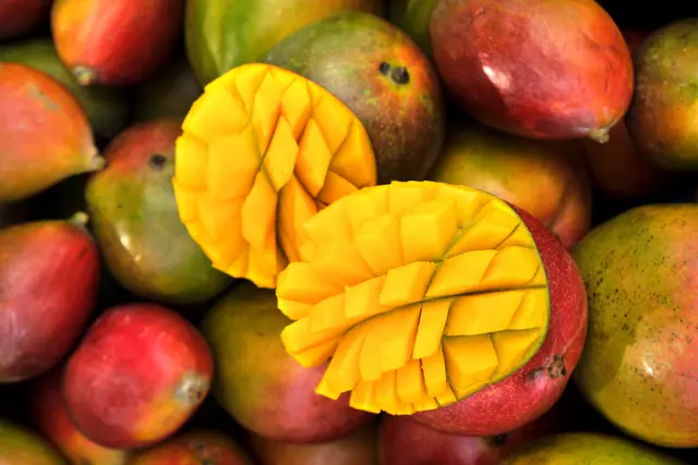 Der Weltladen in Buxtehude lädt zu Vortrag und Verkostung rund um Mango-Projekte ein | Foto:  jc_studio/Adobe Stock