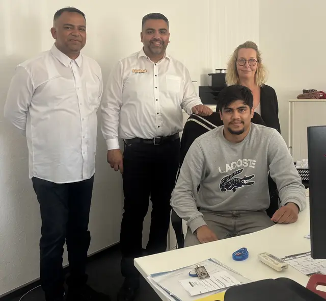 Noman Ahmad Khawaja (v.li.), Farhan Ahmad Khawaja, Katja Schmidt und Kuban Ahmad Khawaja | Foto: sts