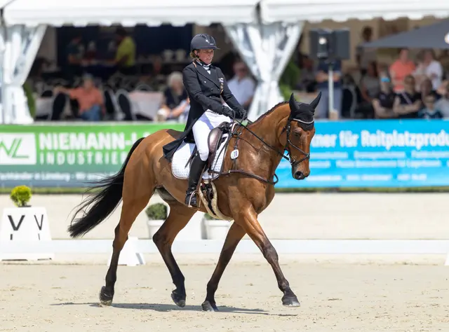 Katharina Meyer auf Aspen bei ihrem Dressurvortrag | Foto: TGL/Ix