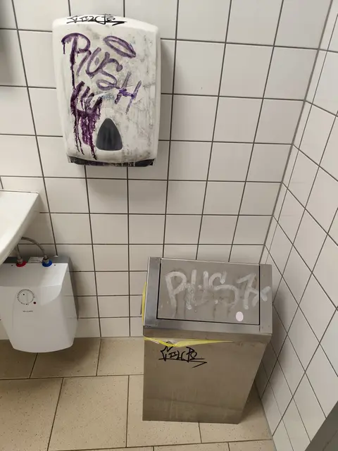 Völlig verschmierte Kundentoilette. Ohne Worte. | Foto: Rüdiger Störtebecker