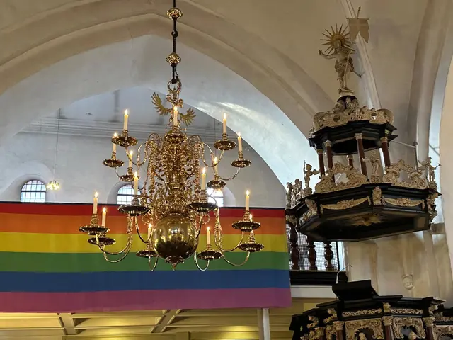 In der St. Cosmae-Kirche wurde in diesem Jahr zum ersten Mal der Pride Month mit einem besonderen Abendgottesdienst eröffnet | Foto: Kirchengemeinde St. Cosmae