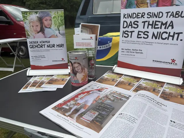 Dunkelziffer e.V. das Herzensprojekt von Andre Schmidt. Für den Verein engagiert er sich schon viele Jahre - ein Stand lud ein sich zu informieren und natürlich auch zu spenden | Foto: tml