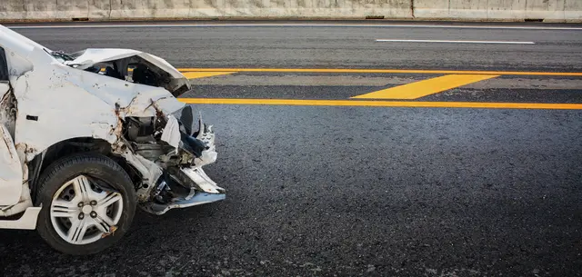 Zwei Verletzte nach Unfall bei Stade | Foto:  Kwangmoozaa/ Adobe Stock