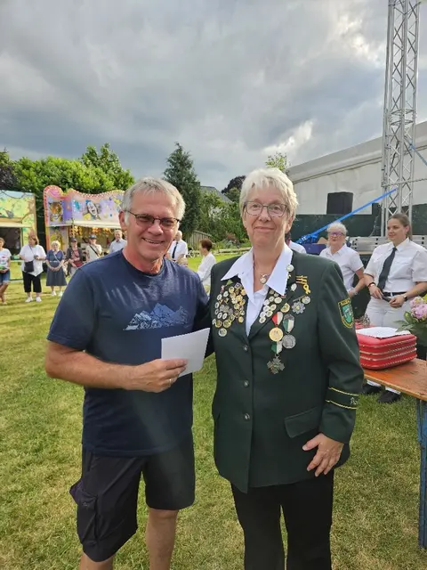Bürgerkönig Peter Meyer mit Präsidentin Betina Schlütermann | Foto: SV Klecken