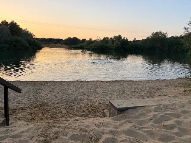 Am Baggersee in Todtglüsingen rettete die DLRG einen jungen Mann aus einer misslichen Lage | Foto: DLRG Tostedt