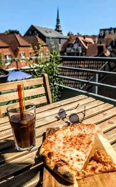 "Pizzeria al balcone": Italienische Momente in Stade. Dazu passen auch die mediterranen Temperaturen | Foto: jd