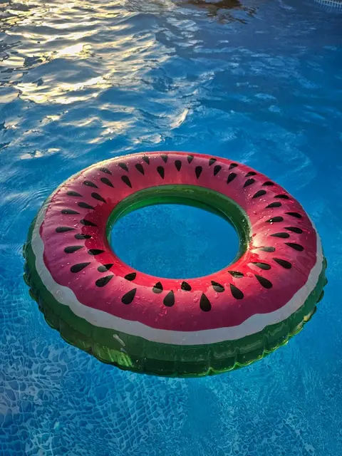Ein Traum bei Sonnenschein: Die Abkühlung im Pool im eigenen Garten | Foto: Juliett Schinner