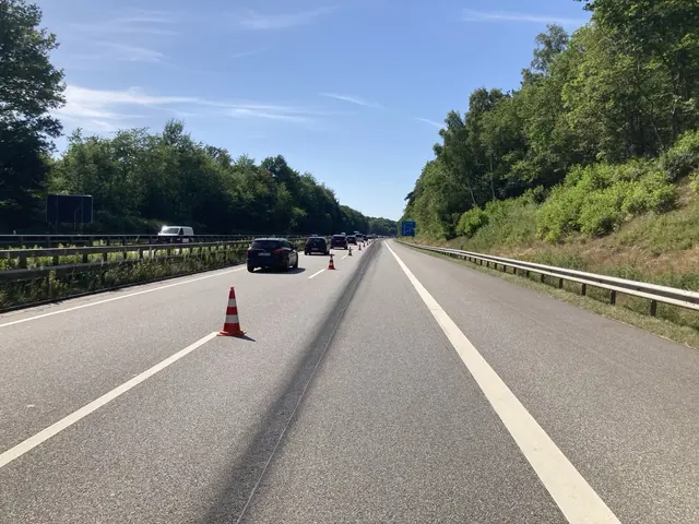 Der Hauptfahrstreifen auf der A7 in Richtung Nord bleibt in Höhe Marmstorf voraussichtlich bis Montagnachmittag gesperrt | Foto: Autobahn GmbH Nord