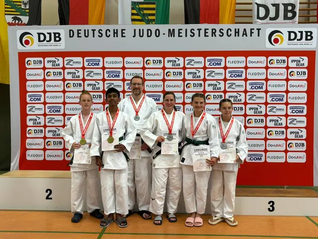 Die erfolgreichen Judoka des HSV Stöckte (v.l.): Ved Gondaliya, Per-Matthis Johannsen, Martin Etter, Carolin Charina Jeromin, Celine Packeiser und Victoria da Silva Sehm | Foto: Hansa Stöckte