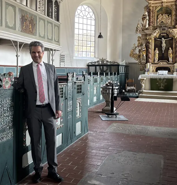 In seinen Predigten verbindet Paul Henke gerne Kunst, Literatur und biblische Texte | Foto: sts