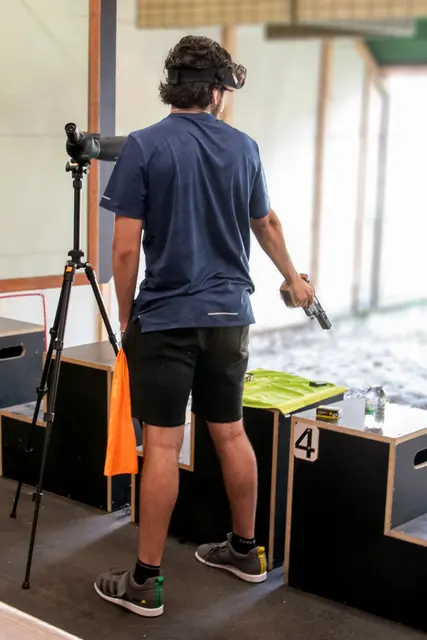 Younes Focke, eine Sekunde vor dem Starsignal in der Fertighaltung