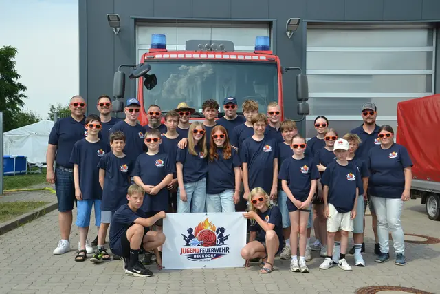 Die gesamte Jugendfeuerwehr Beckdorf  | Foto: sc