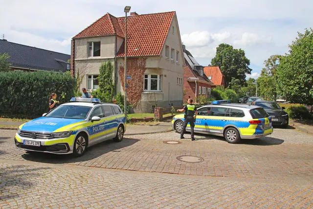 Der mittlere Abschnitt der Dankersstraße ist abgeriegelt | Foto: jd