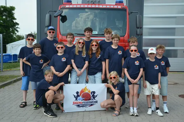 Die Kinder und Jugendlichen der Jugendfeuerwehr Beckdorf  | Foto: sc
