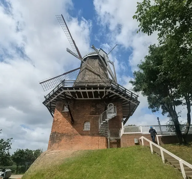 Die Windmühle "Aurora" in Jork-Borstel kann wieder genutzt werden. Das historische Bauwerk wurde stabilisiert | Foto: jd