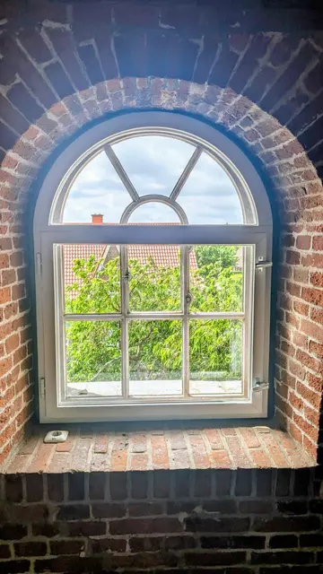 Die urigen Fenster sorgen für Gemütlichkeit | Foto: jd