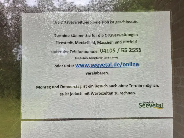 Ein Schild verkündet: Bürger können ihre Angelegenheiten in den anderen Seevetaler Ortsverwaltungen Fleestedt, Meckelfeld, Maschen und Hittfeld erledigen | Foto: pöp