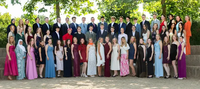 Insgesamt 60 Abiturienten freuten sich am Gymnasium Salzhausen über ihren Schulabschluss | Foto: Christina Opeldus Fotografie
