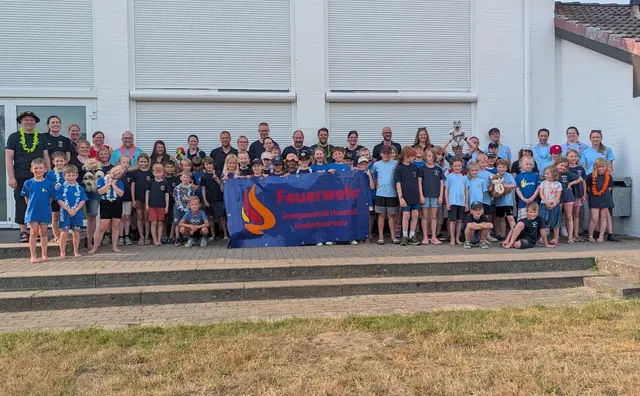 Gruppenfoto aller Kinderfeuerwehren | Foto: Feuerwehr Samtgemeinde Hanstedt