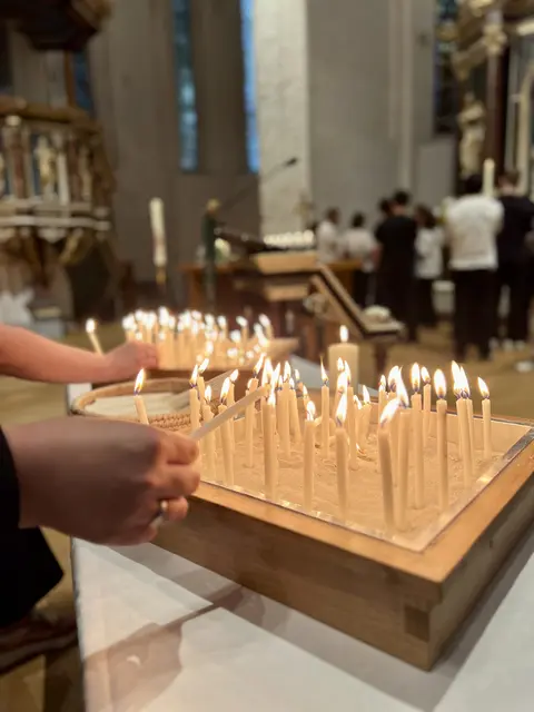 In der Kirche St. Wilhadi fand am Dienstag eine bewegende Andacht statt | Foto: Landkreis Stade