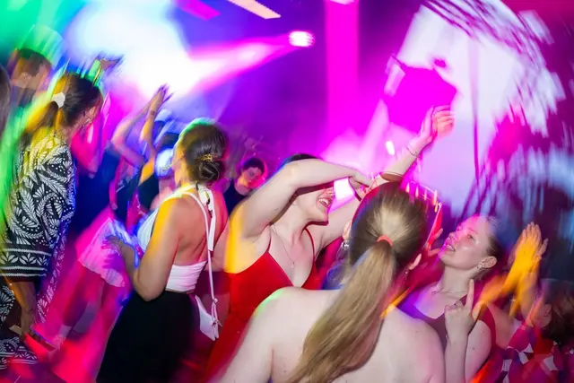 Bei der abendlichen Beachparty wurde ordentlich gefeiert | Foto: Alena Zielinski