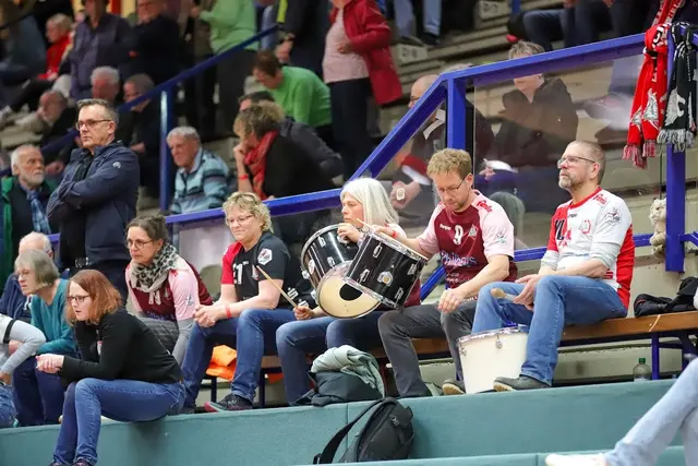Die Fans sollten sich rechtzeitig ihre Karten für das Pokalspiel in Buchholz besorgen  | Foto: Handball Luchse