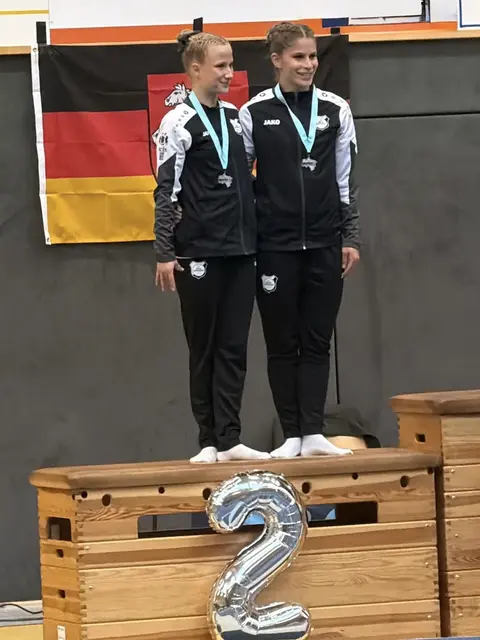2.Platz Landesmeisterschaften WKK2
Paar Maja, Freja  | Foto: SV Holm-Seppensen