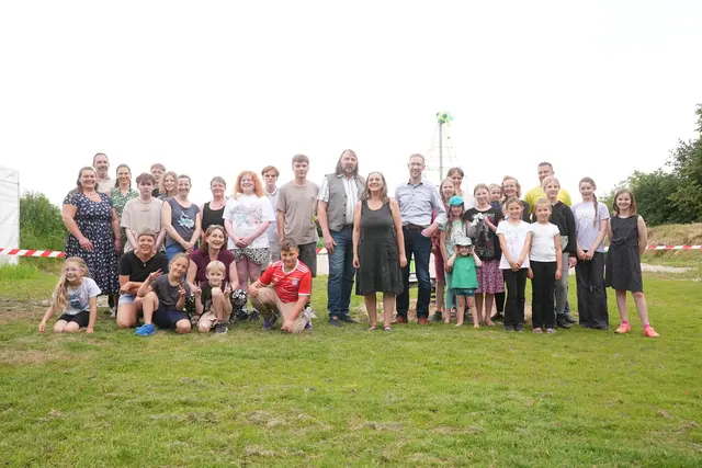 Gruppenfoto zur Eröffnung | Foto: Freie Schule Himmelpforten