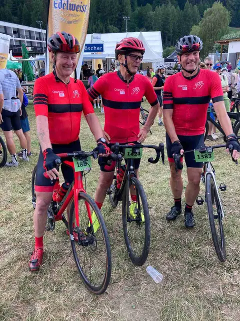 Volker Luga (v. li.), Jens Lorenz Dethlefs und Bernd Aldag im Zielbereich | Foto: Ollanner Radteam