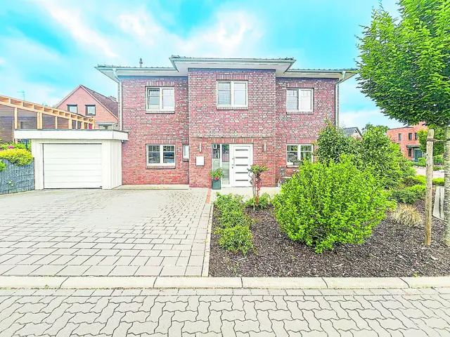 Verkaufsobjekt: Modernes Einfamilienhaus mit großzügigem Raumkonzept und Garten in Bliedersdorf. Baujahr: 2019, Grundstück: ca. 705 Quadratmeter, Wohnfläche: 157,1 Quadratmeter, fünf Zimmer, Heizungsart: Fußbodenheizung, Energieträger: Gas, Energieausweistyp: Bedarfsausweis, Energieeffizienzklasse: B, Energiekennwert: 51,90 kWh, Preis: 665.000 Euro | Foto: Uwe Behrens Immobilien