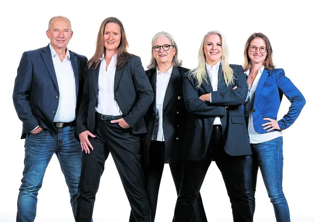 Das Team von Uwe Behrens (v. li.): Anja Tempel, Claudia Offermann, Nora Reder-Greißner und Sabrina Klose | Foto: Uli Seidel / Hollenstedt