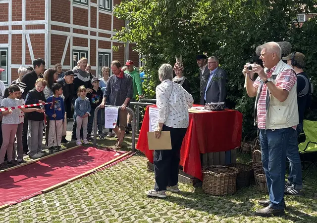 Kirschkernweitspucken wird eröffnet | Foto: sts
