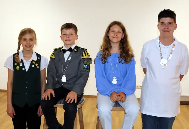 Kinderkönigin Lennja Gutknecht (v. li.), Prinz Mark Rusch, Prinzessin Mia Ahlfeld und Kinderkönig Maximilian Merken | Foto: SV Neu Wulmstorf